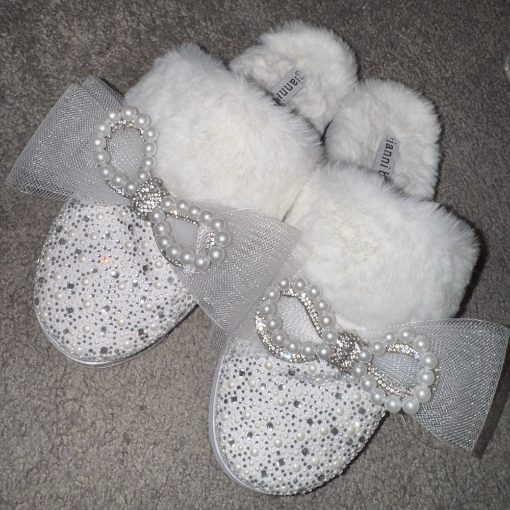 Gianni Bini White Faux Fur Crystal & Pearl Bow Slippers